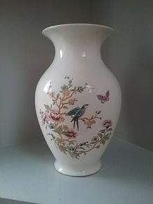 Bird decorated Large Wicklow Vale Vase & Butterfly Detail