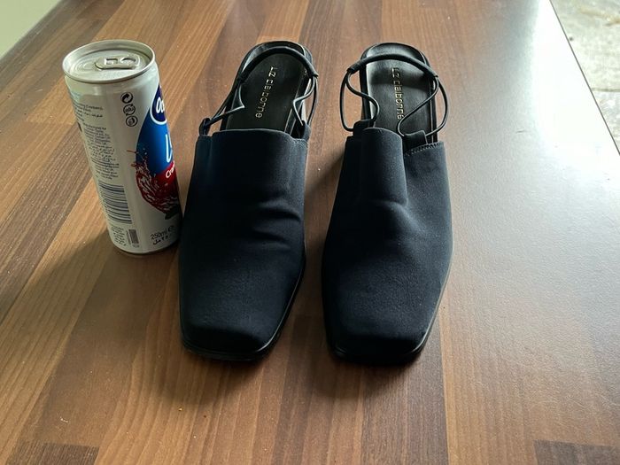 Liz Claiborne navy shoes. Size 8.5 uk