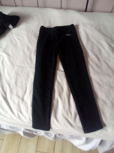 Girls uniform aged 5-6 yes old