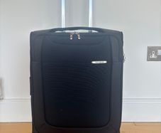 Samsonite re-lite spinner suitcase