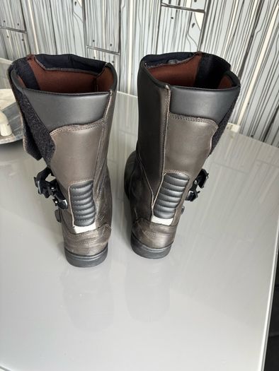 Course adventure boots size 9 uk