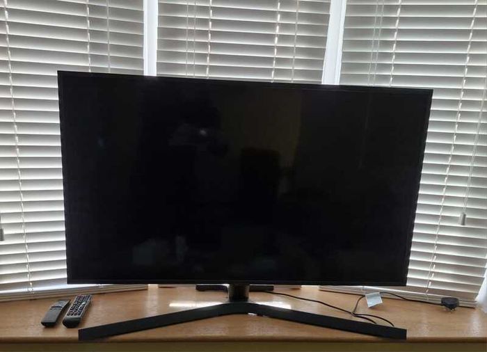 43" Samsung Smart TV