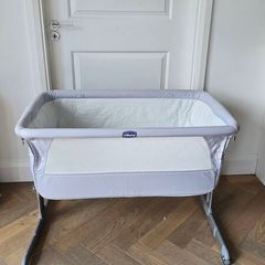Chicco Next2Me Essential baby Crib / sleeper