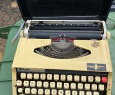 Portable type writer