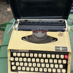 Portable type writer
