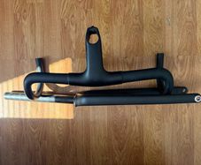 Carbon integrated bars and forks off canyon endurace