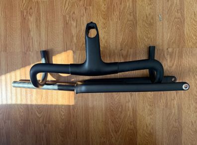 Carbon integrated bars and forks off canyon endurace