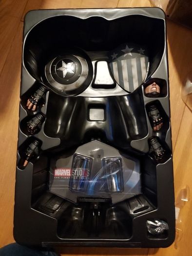 Hot Toys Captain America Concept Art Version MMS488 1/6 Hottoys