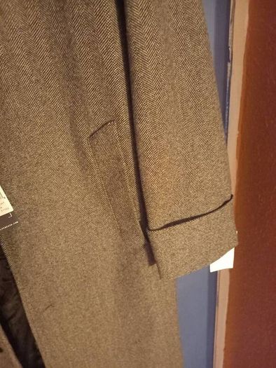 Penguin Tweed Coat, new, size large. 42R.