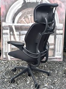 Humanscale Freedom Headrest Executive Office Chair