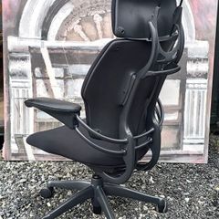 Humanscale Freedom Headrest Executive Office Chair