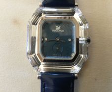 Watches - Ladies Genuine Swarovski.( Reduced)