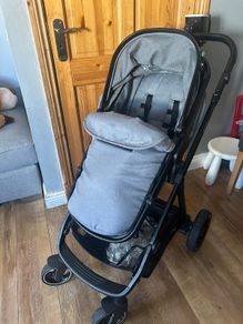 Baby Bundle: 2 in 1 Pram, travel cot, electric bouncer and more