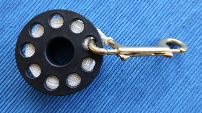 Compact Reel. 30 m Line and Carabiner. Mares
