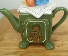 Seymour Mann MCXC111 Teapot Safe