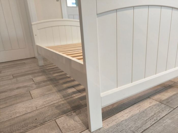 Baby cot bed