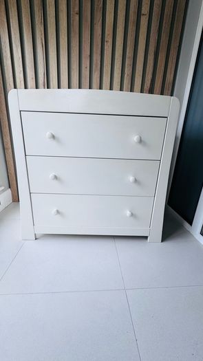 Mamas and Papas changing table