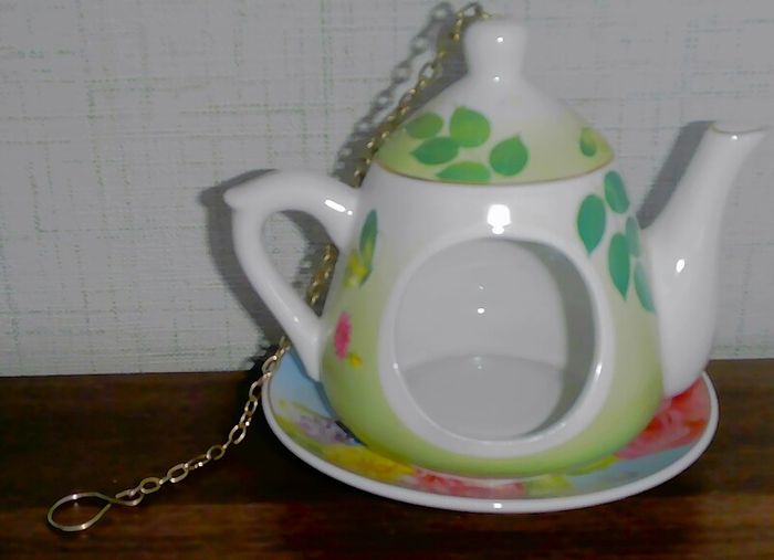 Gorgeous BIRD FEEDER on chain 15 euro