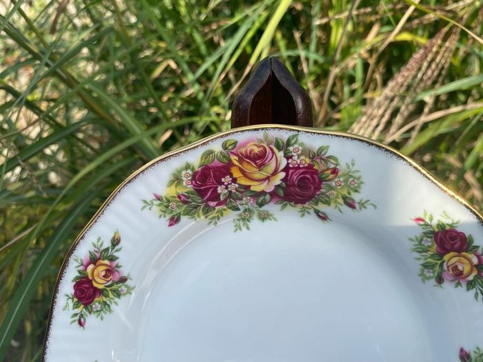 Elizabethan bone china English garden trio