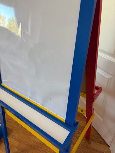 Kids wooden easel