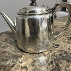 Elkington silver plated teapot