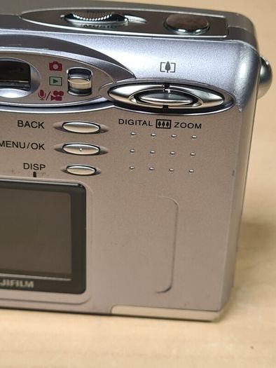 FUJIFILM FINEPIX 30i digital camera 3MP mega pixels Vintage Rare