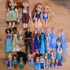 Large set of Disney dolls.