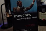 Speeches That Changed The World ! The Words and Stories that Changed The History ! CD Included ! 2005 ! by Quercus Books !