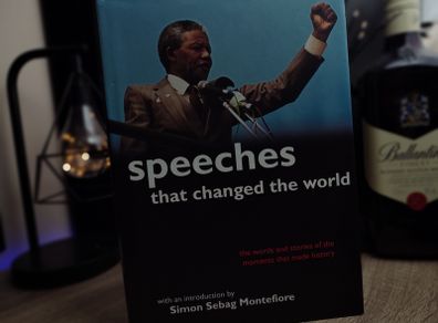 Speeches That Changed The World ! The Words and Stories that Changed The History ! CD Included ! 2005 ! by Quercus Books !