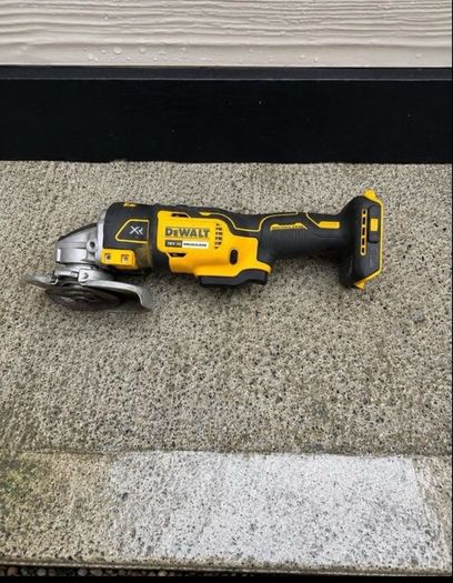 DeWALT 18V XR Brushless Oscillating Multi-Tool DCS356N