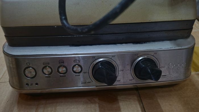 Sage grill Fully functional, with a few minor defects