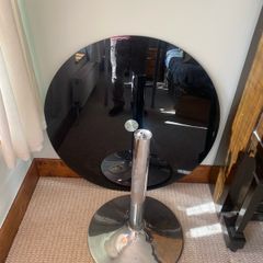 Round Table black glass.