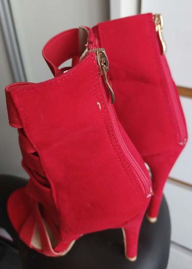 Red strappy stiletto heels - size 6