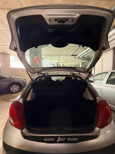 peugoet 207 1.4 16v 2012