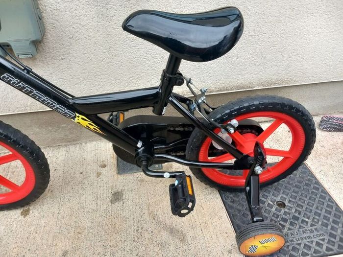 Kids outrider bike size 14 inch wheels