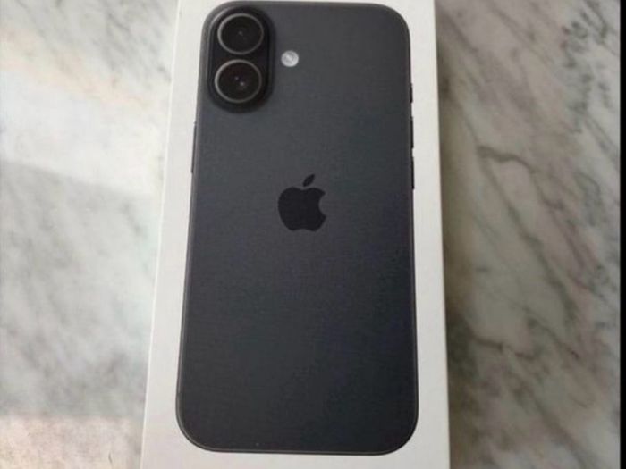 NEW iPhone 17 256GB Black ( Irish stock )