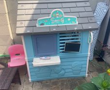 Ice cream shop outside toy