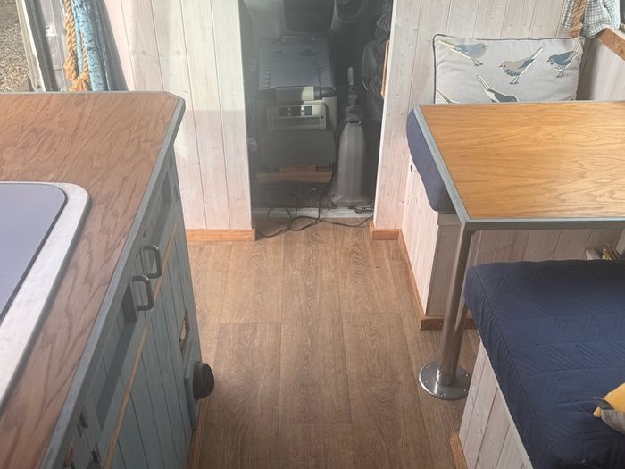 Camper Iveco Daily 2.3l  - Fully Off-Grid & Logbook Registered