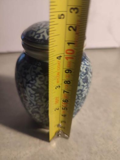 Vintage Embossed Flower Ceramic Jar  Tank Porcelain Crafts Home Decor