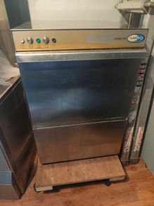 commerical dishwasher