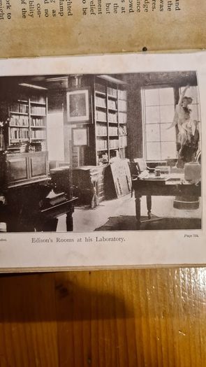 Two  Princess Of Science. Thomas Eddison & Guglielmo Marco I. 1909 By By Robert Hudson.