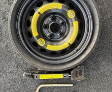 VW Touareg space saver with jack and brace