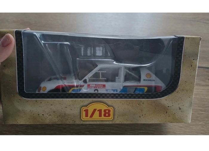 Ixo Peugeot 205t 16 1/18