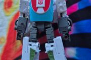 Hasbro Wheeljack Deluxe Class Transformers Studio Series Gen Selects