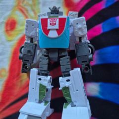 Hasbro Wheeljack Deluxe Class Transformers Studio Series Gen Selects