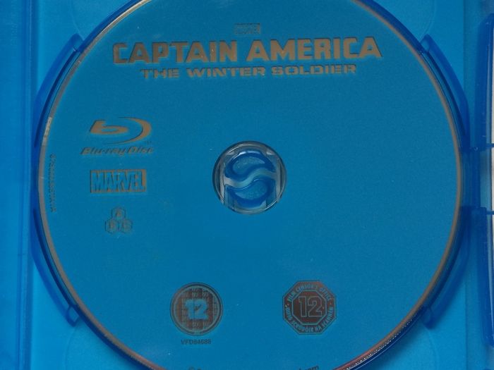 Captain America: The Winter Soldier (Marvel) [2014] Chris Evans, Scarlett Johansson, Sebastian Stan, Robert Redford & Samuel L. Jackson [Blu-ray Movie