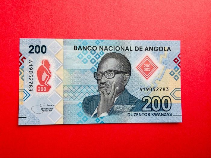Angola. 200   Kwanzas . 2020 Pick  160a  Polymer / Plastic ( Uncirculated )