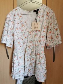 BNWT - QED London flower print blouse UK 12