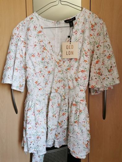 BNWT - QED London flower print blouse UK 12