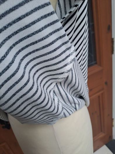 Gallery stripe top